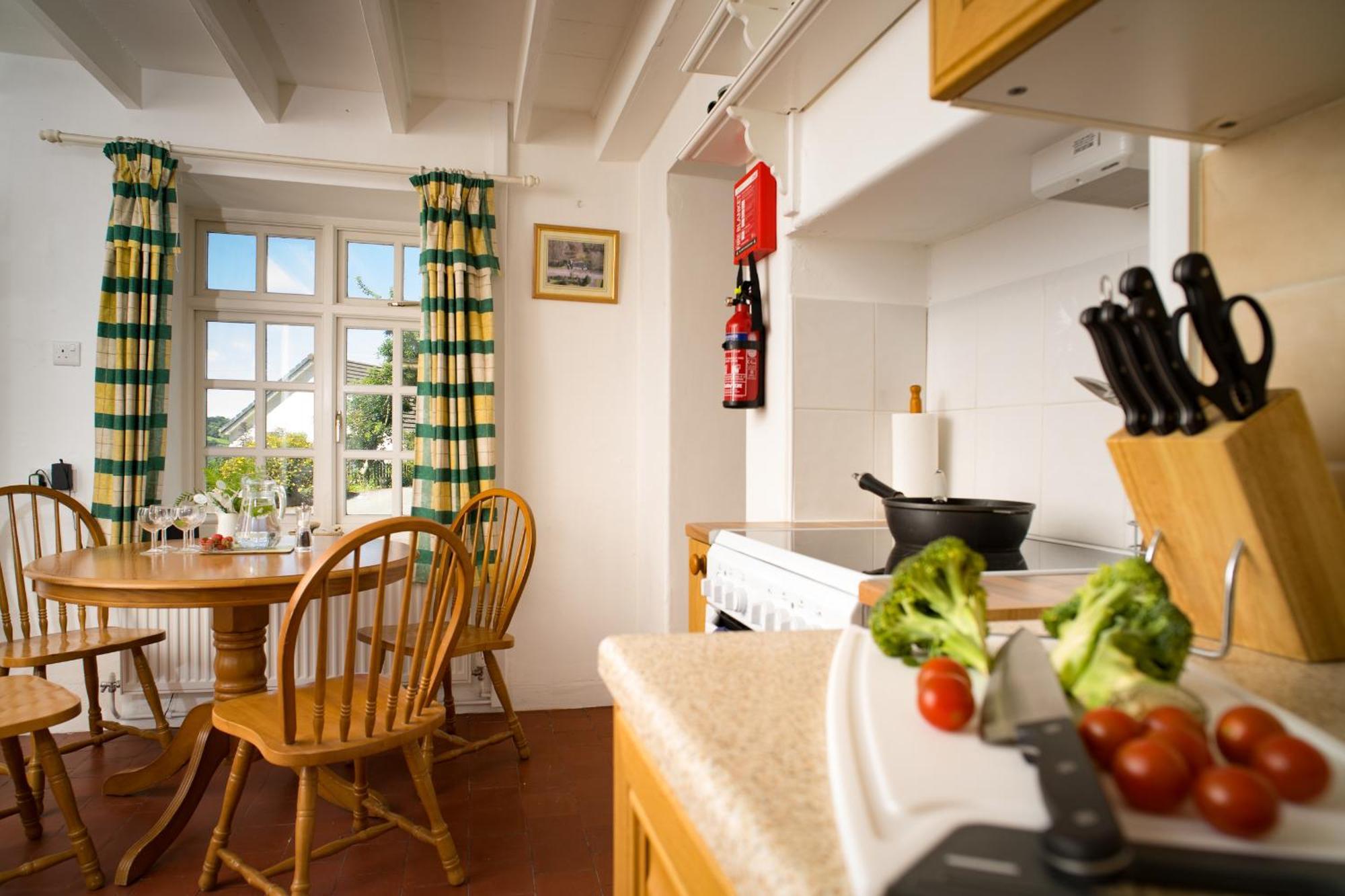 Garden Cottage Newcastle Emlyn Kültér fotó